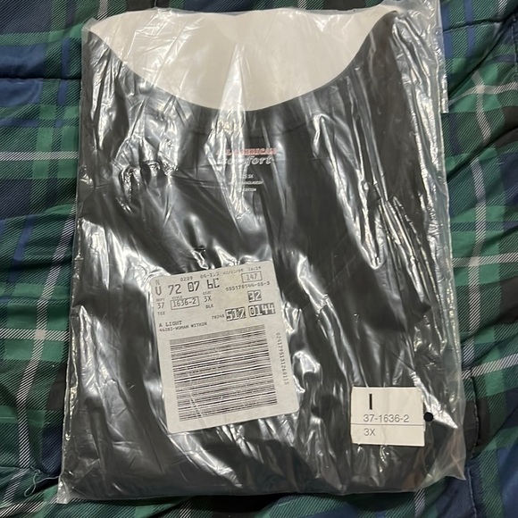 NWT women's all American comfort 3X black V Neck t-shirt - Picture 1 of 3